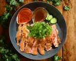 【パクチー盛】ジューシーもも肉カオマンガイ [Coriander]Khao Man Gai(Chicken Thigh)（からだ喜ぶ！東京カオマンガイ 名楽町店）