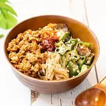 【ピリ辛】たっぷり野菜+肉そぼろビビンバ（健康増進野菜たっぷりビビンバ食堂〜BIBIMOG〜博多店）