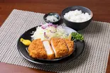 とんかつ弁当(上)国産桃豚（#カツ丼は人を幸せにする 日本橋本店）