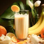 ミルクバナナジュース + バナナ増し Banana milk（Hawaiiアサイーボウル 栄養満点 fruit acai bowl 錦糸町店）