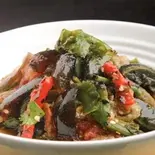 烧椒皮蛋茄子 (焼き青唐辛子とピータンとナスの和え物)（蜀道山四川料理高田馬場店）