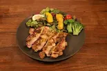 New・皮なし鶏モモ肉のスタミナガーリック焼き(弁当)StaminaGarlicChicken Thigh（筋肉食堂 六本木店）