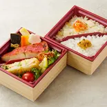 魚の西京焼きと豆腐海老カツ二段弁当（梅の花 銀座並木通店）