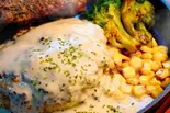 贅沢チーズホワイトソース和牛ハンバーグ ライス付き（【和牛ハンバーグステーキ弁当】GOD OF MEAT～南阿佐ヶ谷店～）
