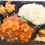エビチリソース弁当 Shrimp Stir-Fried in Chili Sauce Bento Box（谷記 3号店）