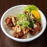 鶏唐マヨ丼（炭屋へべれけ）