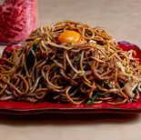 玉子入り焼そば【大盛り】（バソキ屋 博多バスターミナル店）