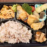 早乙女の鯖(さば)の竜田揚げ弁当お茶つき（おばんざいや早乙女 銀座本店）
