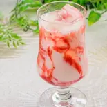 ストロベリーラッシーStrawberry lassi. 500ml（KC DONER KEBAB）