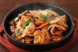 定豚キムチ炒め番!ピリ辛豚キムチ炒め(お好み焼き おた福商店 八王子・日野店)
