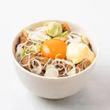肉脂丼DX(卵黄・ネギ・マヨ)（マシマシらーめん物語はここから始まるのだ。大井競馬場前店）