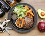 パイナップルブルックリンマッシュドビーフ プレート Brooklyn Mushedbeef Plate（THE BUTCHER）