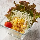 【単品】コーン野菜サラダ（鰻料理 sakura なんば店）