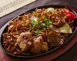 からあげ2個のせホルモン焼きそば（ホルモン焼きそば おとうちゃん 錦糸町店）