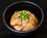 特撰カルビ丼（焼肉ホルモンたすき 新橋2号店）