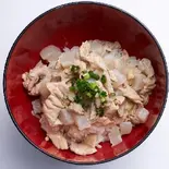 もつ煮丼（居酒処 田村）