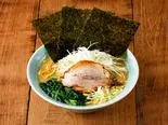 白髪ネギラーメン(チャーシュー1枚・薬味ネギ・ホウレン草・ノリ3枚・白髪ネギ)（横浜家系ラーメン 松壱家）