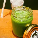 美味しく飲めるフレッシュ小松菜ジュース(瓶詰め)（喫茶館プロコップ）