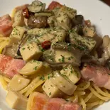 【ベーコン半分】燻製ベーコンのペペロンチーノパスタ(喫茶&BAR とのっず)