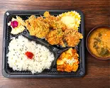 【唐揚げ弁当(味噌汁付)】(ハイカラ餃子酒場 中目黒店)