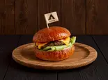 チーズバーガー（全粒粉入り自家製バンズを使用したハンバーガーのお店【teltta】）