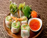 サーモン春巻き Salmon spring Roll（アジアン屋台 チャオ パリバール 幡ヶ谷店）