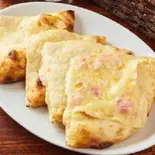 ベーコンチーズナン Becon Cheese Nan(インドネパールレストランアムル)