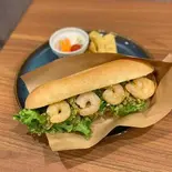 【ポテトセット】えびアボガーリックサンド | 【French Fries Set】Shrimp ＆ Avocado with Garlic Oil（【カレー＆タコライスが人気】cafe＆dining ONE）