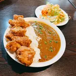 フライドチキンカレー fried chicken curry(インド料理&本格カレー ドールパタン DHORPATAN 西大井店)