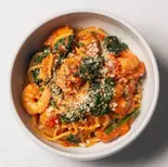 エビとほうれん草のトマトクリームパスタ（おいしいパスタ）
