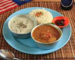 チキンカリー＆グリーンカリーのカレー2種盛り Assortment of 2 Curry - Chicken Curry ＆ Green Curry（マレーシア屋台料理 ちりばり 五反田本店）