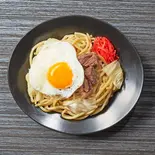 武蔵流 牛旨味カルビの【塩】焼きそば(麺大盛)【目玉焼き付】≪3399≫（鉄板焼きそば 武蔵 京橋店）