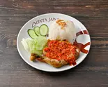 Nasi Ayam Geprek 揚げ鶏の辛いサンバル和え(CINTA JAWA CAFE 秋葉原店)