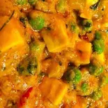 マタルパニール(カッテージチーズとグリーンピースのカレー)(VEGE KITCHEN & BAR)