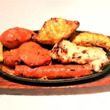 タンドリーミックスグリル Tandoori Mix grill(INDIAN RESTAURANT SAMOSA)