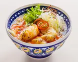 海老ワンタン入りサンラーおかゆ（店内炊き上げ おかゆ専門店 粥餐庁(かゆさんちん) KITTE博多店）