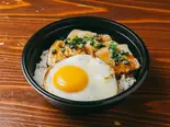スペシャルチャーシューエッグ丼（立飲みカドクラ）