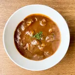 炭焼き和牛荒挽きカレー（MASUYA MEAT＆CRAFT BEER）