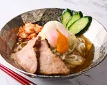温玉のせ盛岡冷麺 Morioka Cold Noodles with Hot Spring Egg（東京冷麺スタンド 国分町2丁目店）