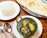 ほうれん草とチキンカレーライス又はナン付 Spinach & Chicken Curry with Rice or Naan(NAN STATION CAFE&TERRACE)