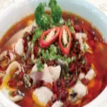 魚の四川式煮込み 水煮鱼（台湾料理 金彩）