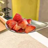 イチゴ（bit アサイーボウルとグリークヨーグルト）