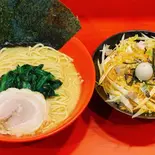 ラーメン +辛ネギチャ丼（横浜家系ラーメン赤家 北浦和店）