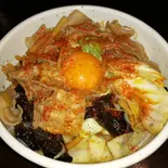ピリ辛豚バラ野菜煮込み丼（肉汁うどん こうち屋）