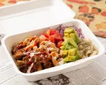 【+アボカド】チキンオーバーライス Chicken over rice with avocado(玄米と合盛りチキンの健康チキンオーバーライス Healthy&co 秋葉原店)