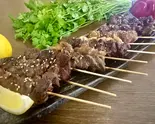 牛串盛り合わせ(10種)（となり）