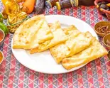 チーズナン Cheese Naan（ニューリトルインディア 深江橋店）