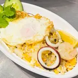 焼き飯海鮮タイ風チャーハンシーフード+目玉焼きข้าวผัดทะเล+ไข่ดาว(PINTO)