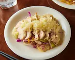 蒸し鶏(塩タレかけ) 白油鶏 Steamed Chicken with Salt Sauce（チャイナ飯店）