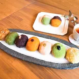 おはぎ「京ほうじ茶あん と 焙煎きなこあんのハーフ」＆「北海道 大納言 大粒あん」 2個入（cafe＆market くまと文鳥）